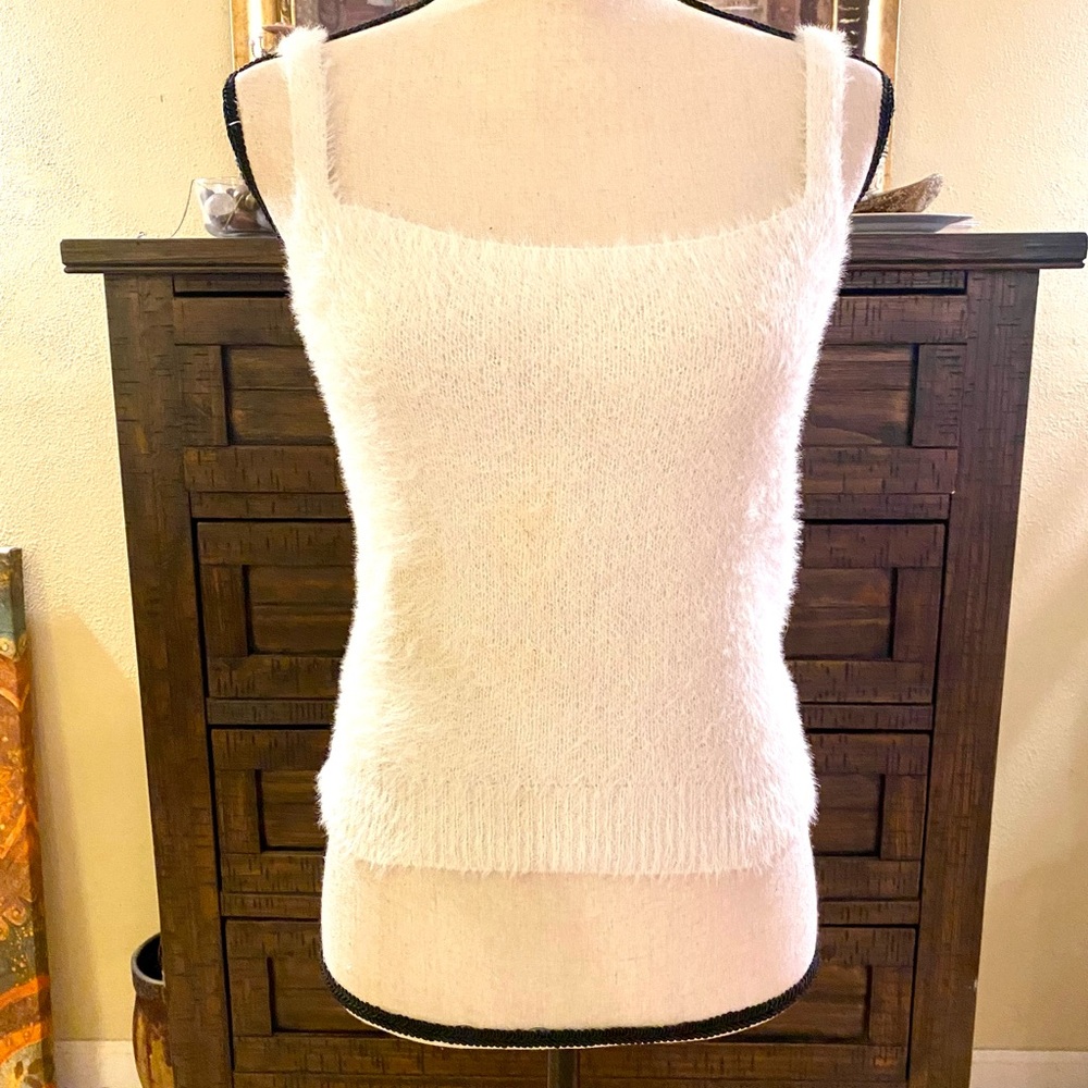 Willow & Wind Fuzzy Eyelash Knit Ivory Cream Cropped Tank Top